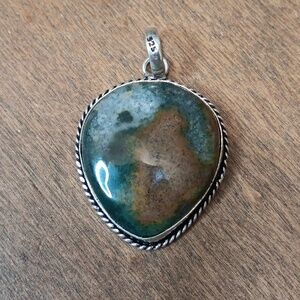 Elegant Silver and Green Pendant